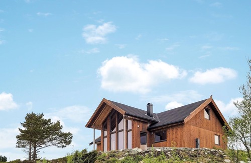 Sveio House | Awesome home in Sveio