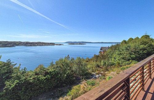 Sveio House | Awesome home in Sveio with WiFi