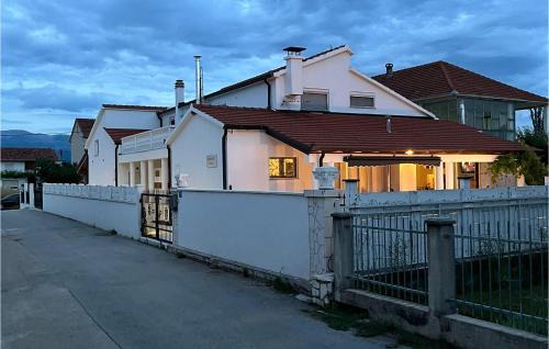 Trilj House | Awesome Home In Trilj