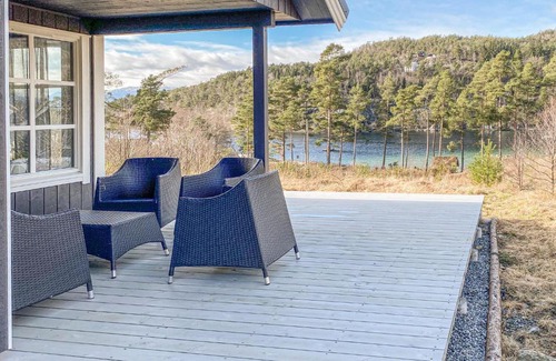 Hardangerfjord House | Awesome home in Trvikbygd with 5 Bedrooms
