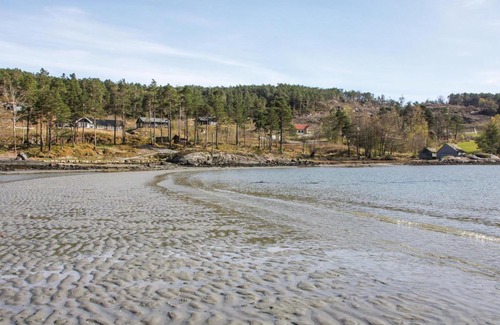 Hardangerfjord House | Awesome home in Trvikbygd with 5 Bedrooms