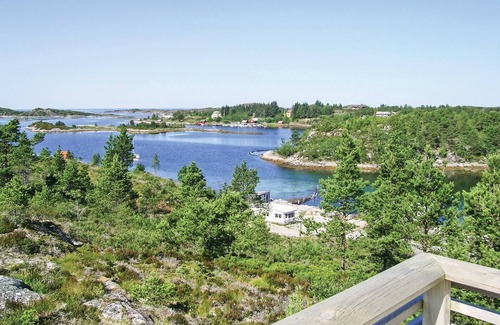 Aure House | Awesome home in Tustna with WiFi