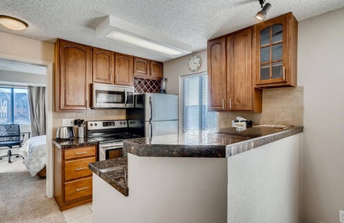 Englewood Condo | Awesome Location! 2x2 in DTC