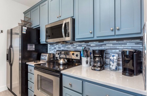 Jonestown Condo | Awesome remodeled Villa at Hollows Resort, great Lake & Hill Country view, Pools, Fitness Center!