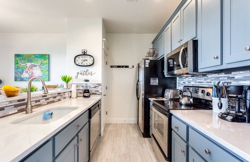 Jonestown Condo | Awesome remodeled Villa at Hollows Resort, great Lake & Hill Country view, Pools, Fitness Center!