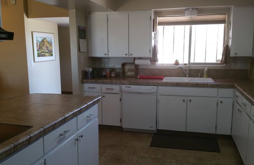 Milagrosa Hills House | AWESOME Sunsets by the Heated Pool, putting green, hot tub & Tucson Night Lights