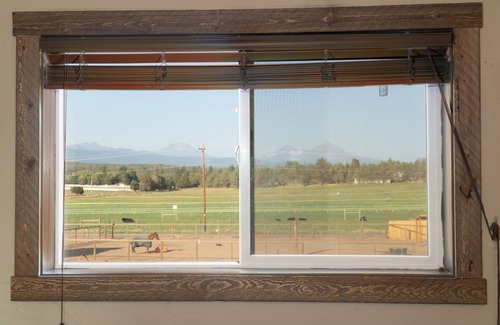 Bend House | Awesome Views - Guest House on Horse Ranch
