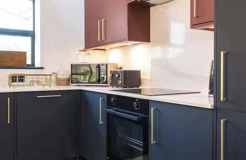 Aylesford House | Aylesford-House-Sleeps 2 & 1 infant-Parking-Garden