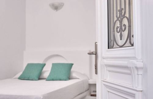 Imerovigli Hotel | Ayoba Santorini