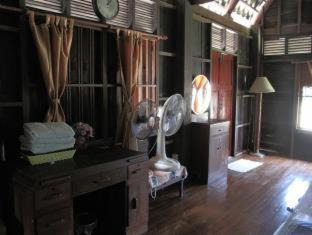 Ayutthaya House | Ayothaya Riverside House