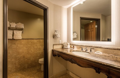 Seal Beach Hotel | Ayres Hotel Seal Beach - Cypress