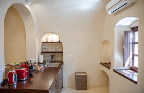 Finikia Hotel | Azalea Houses