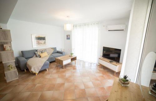 Galatas Apartment | AZALEA - Modern studio with sea view