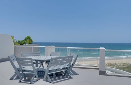Palm Beach Apartment | Azure Beachfront Bliss~ Ocean Views~ 1 Brm Retreat