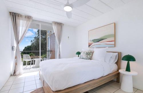 Coolangatta Apartment | Azure Kirra - Chic Beachfront Living in Coolangatta