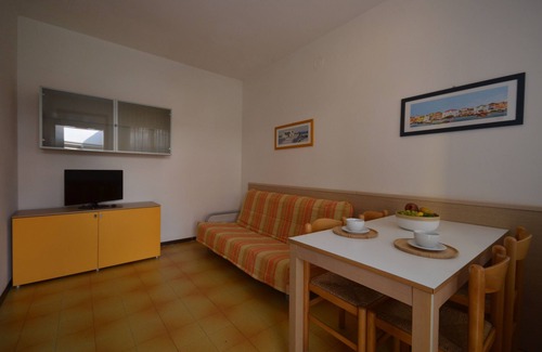 Bibione Resort | Azzurro B2-5 - One Bedroom Resort, Sleeps 5