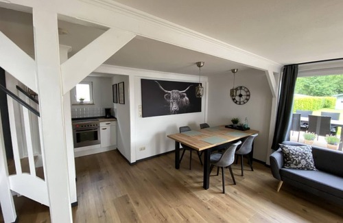 Wolthusen Apartment | Büscher - FeWo Achterdeck - apartment/apartment, shower, WC, living room/bedroom