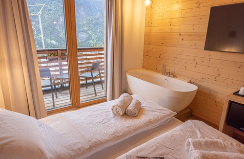 Pieve di Cadore Bed & Breakfast | B&B GIALLO - Lampone Wellness Room