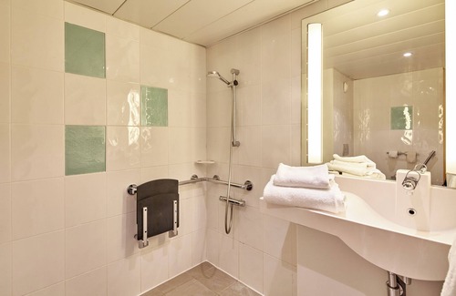 Cergy Hotel | B&B HOTEL Cergy Port