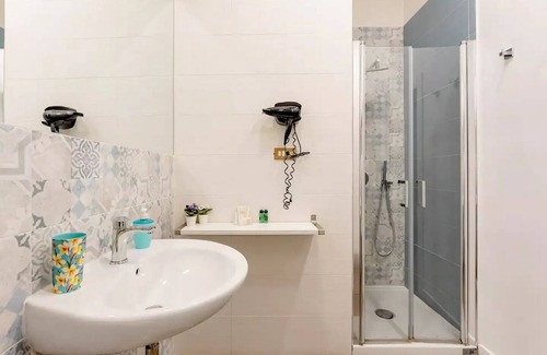 Chiaia Bed & Breakfast | B & B NAPLES - MERGELLINA ROAD