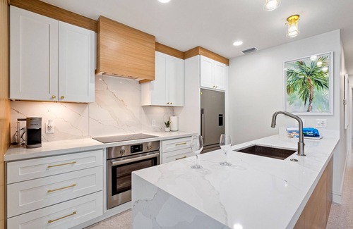 Delray Beach Cottage | B.E.A.C.H. Best Escape Anyone Could Have. 2br/2bth