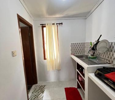 Kuta House | B-local guest house room 2