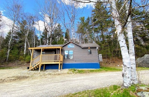 Twin Mountain Cabin | B10 Awesome "Tiny Home" A/C, Mountain Views, Minutes to Skiing, Hiking, Attractions, Dog Friendly!