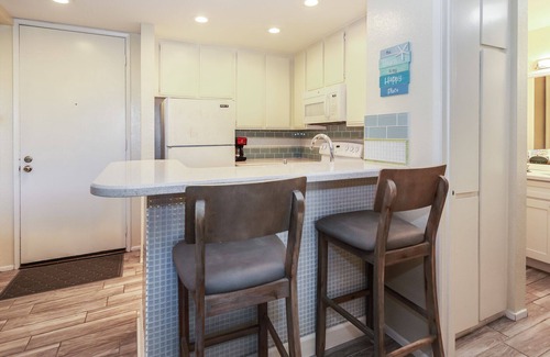 Townsite Condo | B106 -Tropical Paradise - North Coast Village