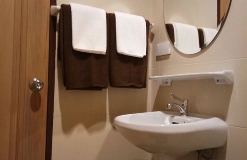 Bang Sare Hotel | Baan Sooksiri Bangsaray