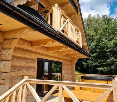 Zawoja Ski Chalet | Babiogórska Chata - dom z bali z jacuzzi i sauną