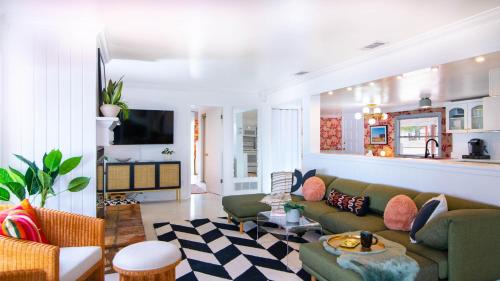 Canyon Lake House | Baby Owl Lakehouse