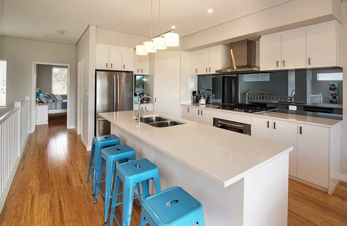 Dunsborough House | Backing onto Golf Course & just moments away from Dunsborough’s stunning beaches