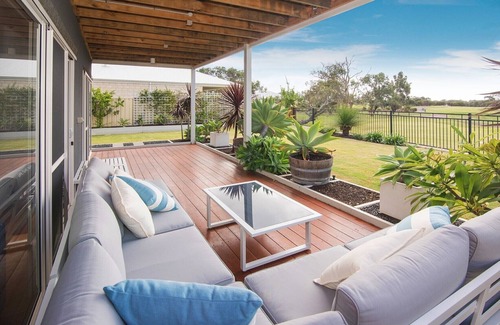 Dunsborough House | Backing onto Golf Course & just moments away from Dunsborough’s stunning beaches