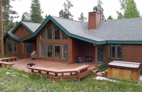 Keystone House | Backs to Nat’l Forest yet close to everything! Upgraded, MUST SEE
