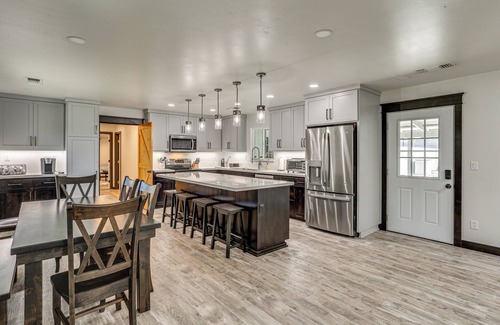 Weaverville House | Backyard Oasis w/Hot Tub & Views: Weaverville Gem