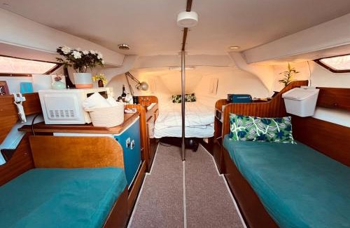 Lisbon Boat Rental | Bacus - Your Floating Hideaway in Lisbon