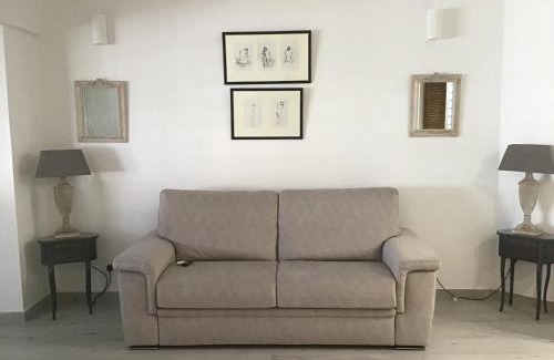 Bahar ic-Caghaq Apartment | Bahar ic-Caghaq Apartment with private drive-in, equidistant from Sliema and St. Paul's Bay