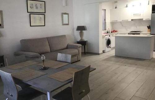 Bahar ic-Caghaq Apartment | Bahar ic-Caghaq Apartment with private drive-in, equidistant from Sliema and St. Paul's Bay