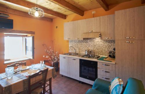 Intragna House | Baita Michele con Terrazzo e bellissima Vista Lago x 4 Persone