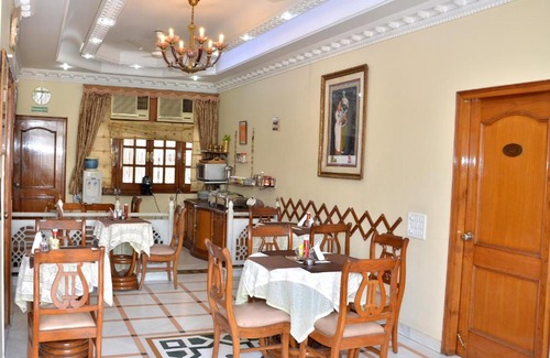 Karol Bagh House | Bajaj Indian Home Stay