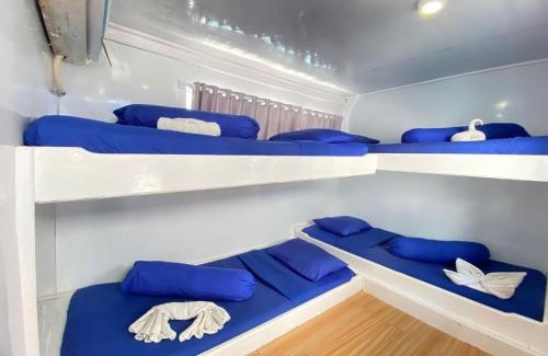 Labuan Bajo Boat Rental | Bajo Familia