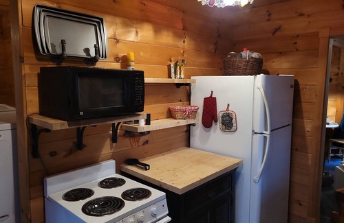 Bruno Cabin | Baker Lodge - Ozarks Cabin - Lower Buffalo River - Sleeps 5