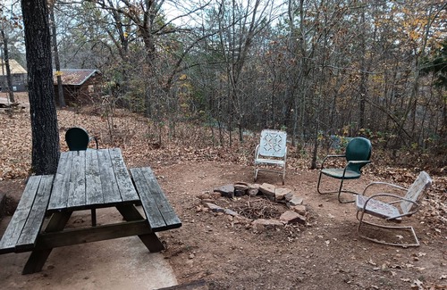 Bruno Cabin | Baker Lodge - Ozarks Cabin - Lower Buffalo River - Sleeps 5