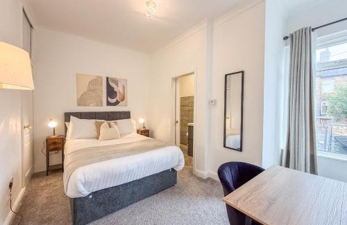 Stoke-on-Trent House | Bakewell Terrace by YourStays