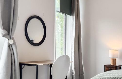 Stoke-on-Trent House | Bakewell Terrace by YourStays