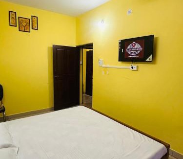 Hoshangabad House | Balaji guest house