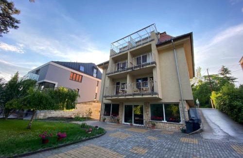 Balatonfured House | BALATONAIR Vendégház
