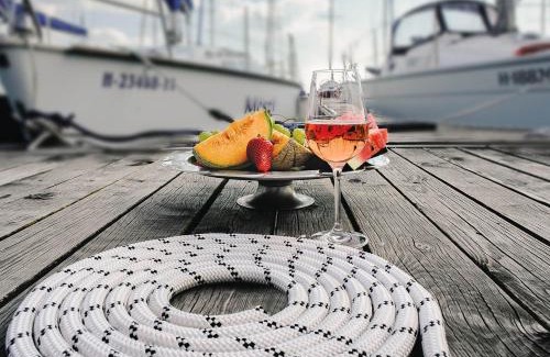Balatonkenese Hotel | Balatonfői Yacht Club