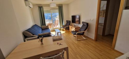 Guejar Sierra Apartment | Balcón hacia la montaña