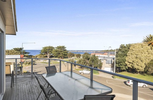 Apollo Bay Apartment | Balconies At The Butter Factory